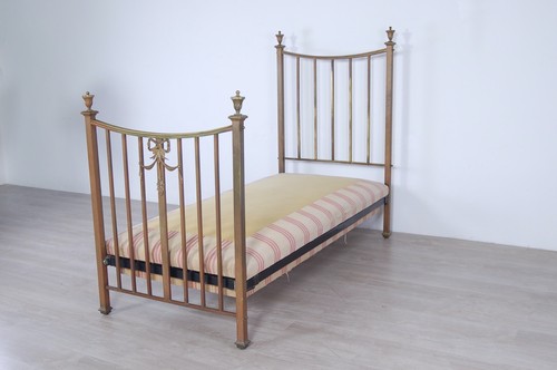 Struttura antico letto singolo